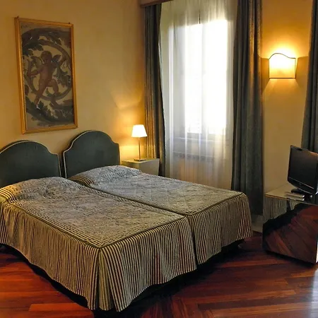 Residenza Al Corso Bed & Breakfast 3*
