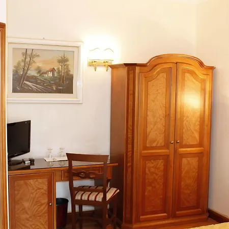 Gh San Giusto 3* Róma