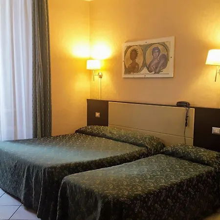 Clarin Hotel 2*