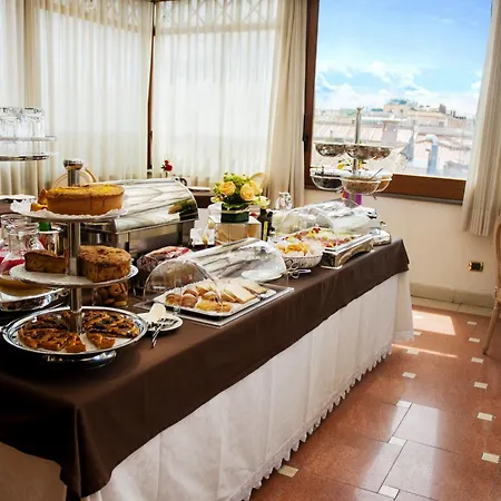 Daniel's Hotel 4*