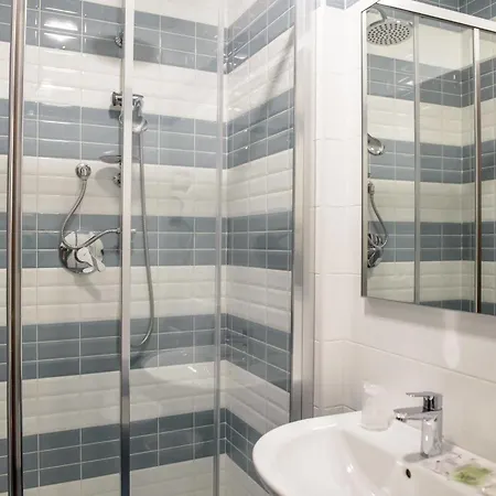 Hotel Emmaus 3*
