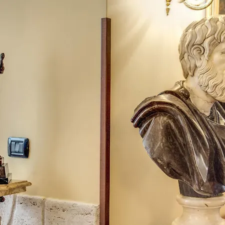 Aurelius Art Gallery 3*