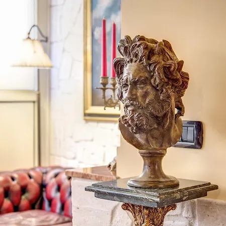 Aurelius Art Gallery 3* Rome