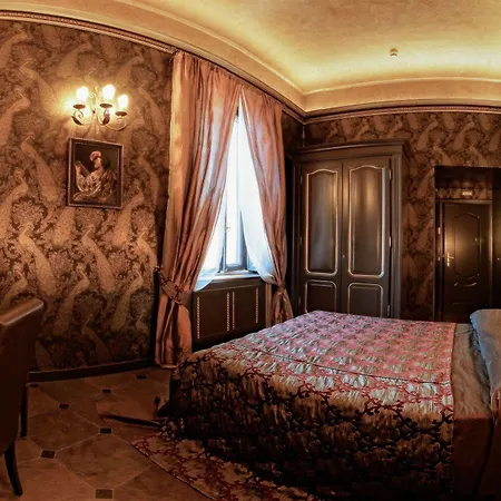 Antica Dimora Delle Cinque Lune Hotel