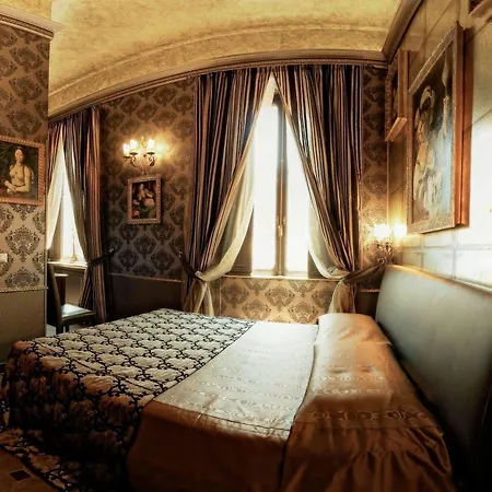 Hotel Antica Dimora Delle Cinque Lune Rome