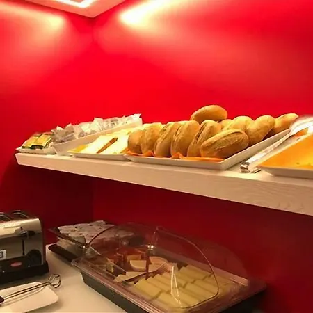 拉罗维尔酒店 酒店