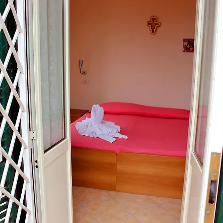Guest house Casa Per Ferie Beato Rosaz Rome