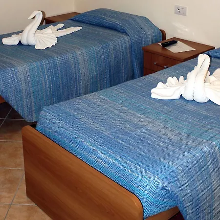 Guest house Casa Per Ferie Beato Rosaz 3*