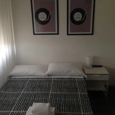 Radio Hotel 2*