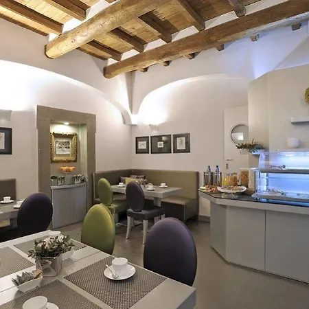 Trevi Palace Luxury מלון 4*