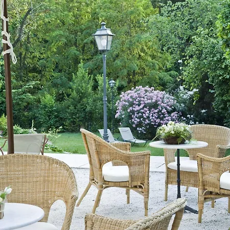Magnolia Relais Bed & Breakfast 4*