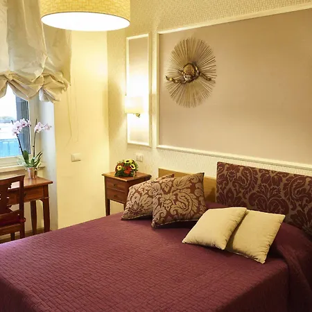 Domus Cavour Bed and breakfast