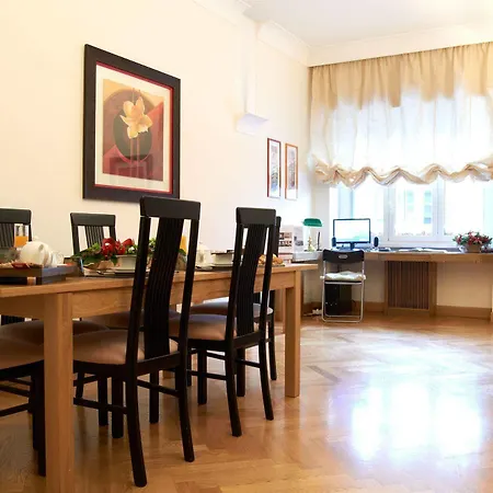Bed and breakfast Domus Cavour 3*