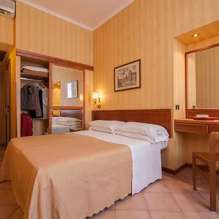 Flora Hotel