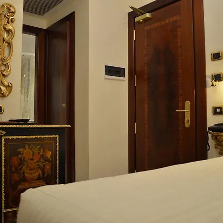Des Epoques Hotel