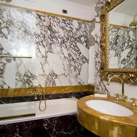 Des Epoques Hotel
