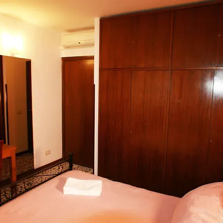 Macao 2*