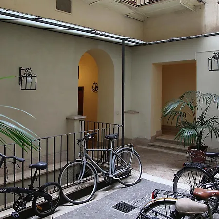 La Maison Dell'orologio 2*