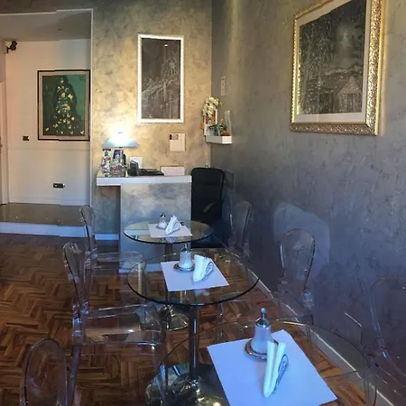 Relais Conte Di Cavour De Luxe Maison d'hôtes 2*