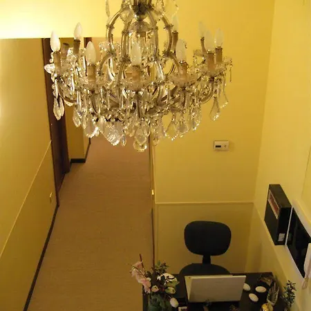 Bed & Breakfast Hold - Luxury 2*