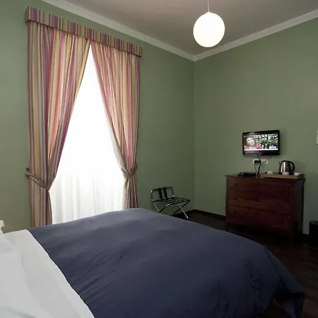 Santi Quattro Al Colosseo Bed & Breakfast 2*