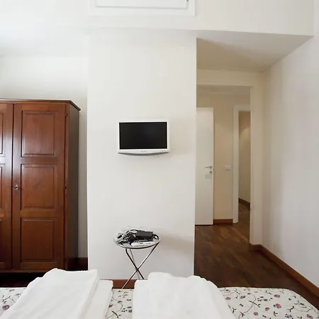 산티 쿠아트로 알 콜로세오 B&B
