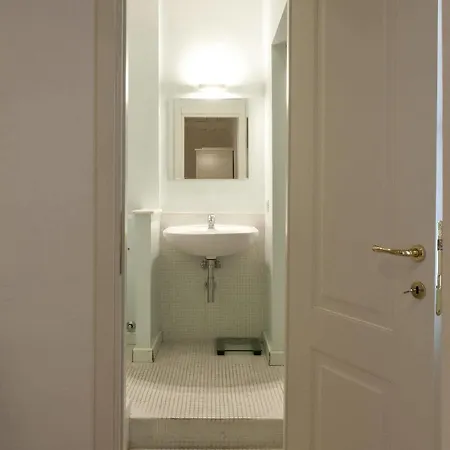 Bed & Breakfast Santi Quattro Al Colosseo 2*
