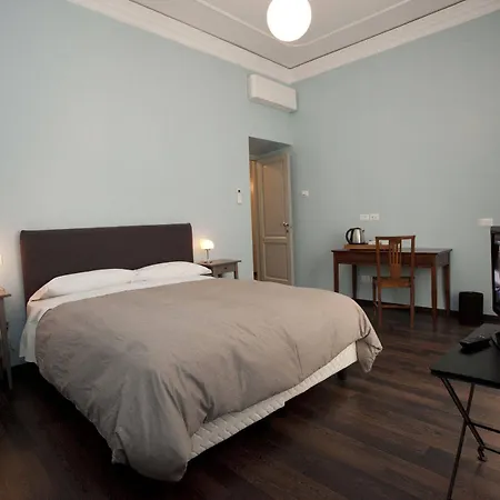 Santi Quattro Al Colosseo Bed & Breakfast 2*