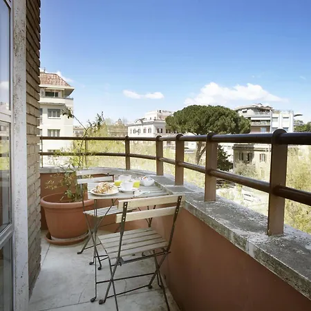 21 Aprile House Bed & Breakfast Rome
