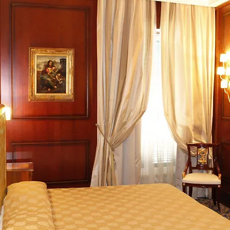 Boutique Trevi Rome