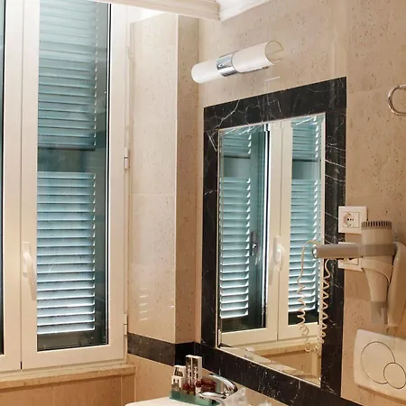 Boutique Trevi 4* Rome