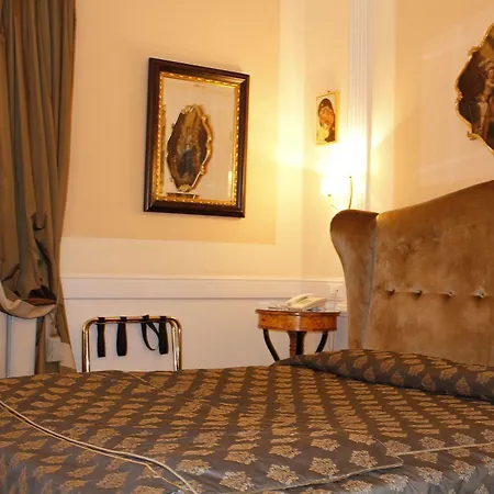 Boutique Trevi Rome