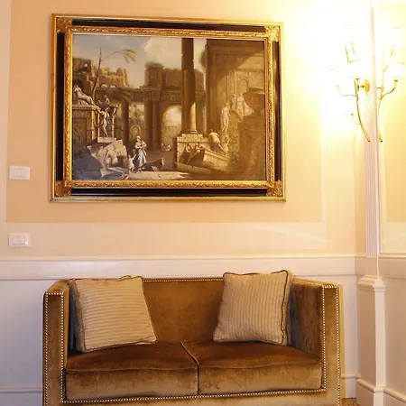 Boutique Trevi 4* Rome