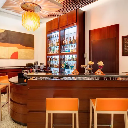 Genova Otel Roma