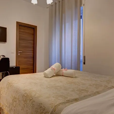 Couette-café Little Rhome 2*