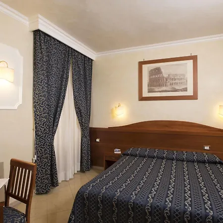 Chicago Hotel 2*