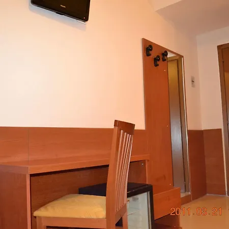 Hotel Everest 2*
