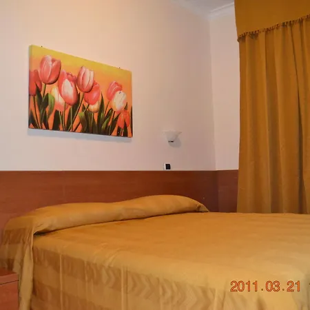 Everest Hotel