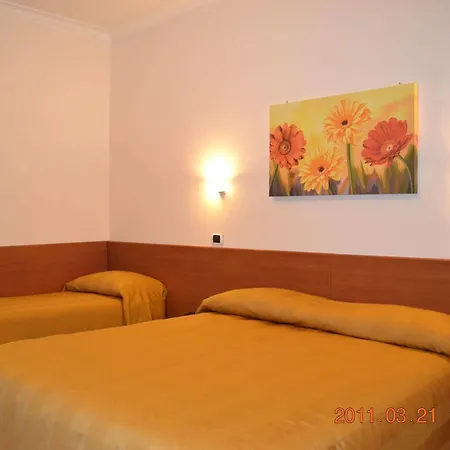 Everest Hotel