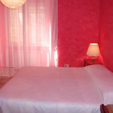 Max House 2* Rome