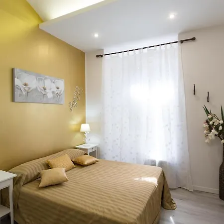 La Finestra Di Fronte Bed & Breakfast