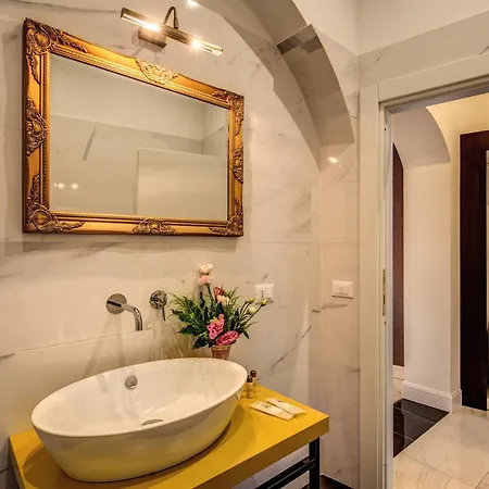 Little Queen Pantheon 4* Rome
