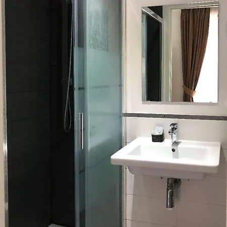 Elle Cavour 3* Roma