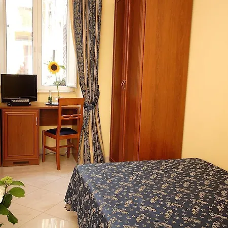 Guest house Caroline 2*