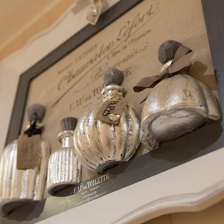 La Finestra Di Fronte Bed & Breakfast *