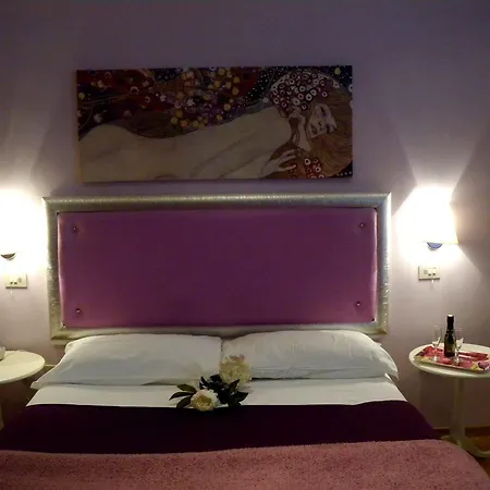Margaret Hotel