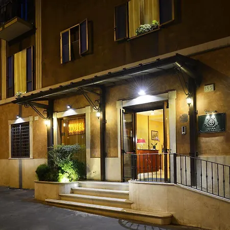 Hotel Tuscolana 3*