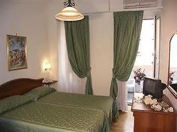 לינה וארוחת בוקר San Michele A Porta Pia 3*