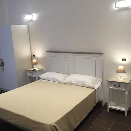 O La Civetta Di Trastevere בית הארחה רומא
