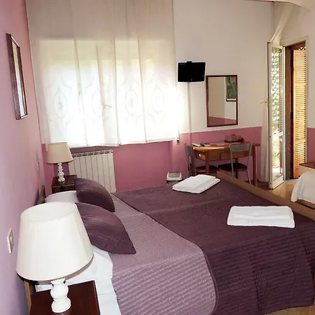 Bed & Breakfast Maison Genevois 3